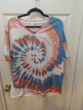 Women's V-Neck Tie-Dye Top in Coral, Blue & White